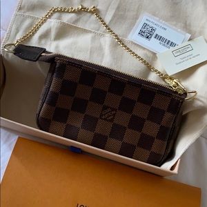 Louis Vuitton Mini Pochette Accessoires